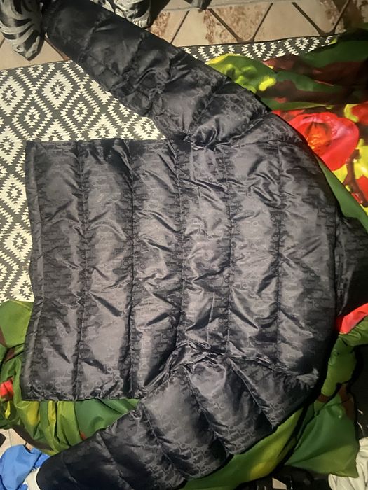 Продам куртку от бренда Dior