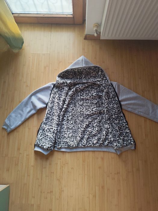 Hanorac cu Leopard Print interior super comfortabil și călduros