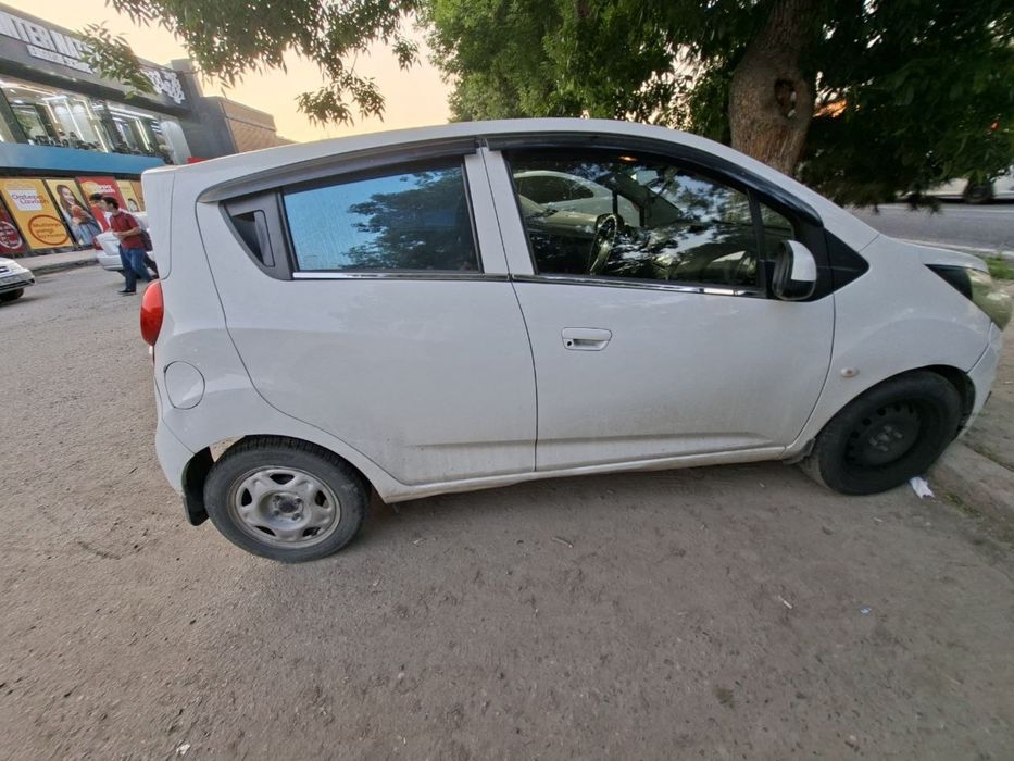 Chevrolet Spark 2017 — 3