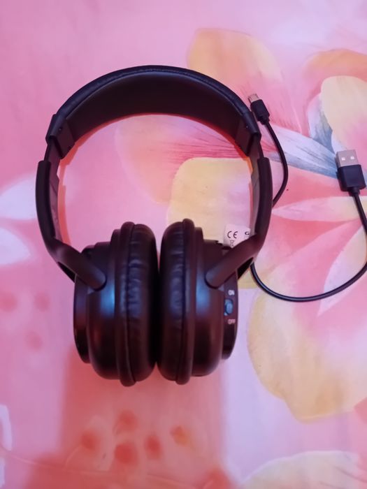 Vând casti Bluetooth Grunding