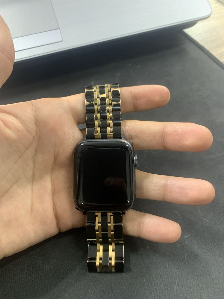 Apple watch 4.44 hotsell