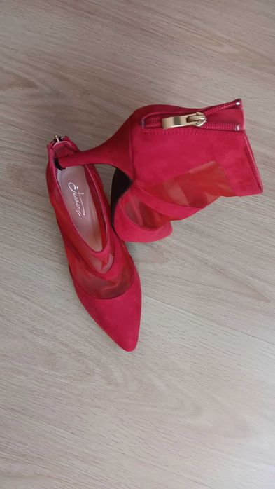 Дански обувки на токчета