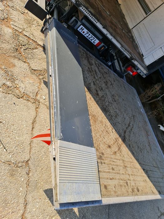 Lift palfinger și cub izoterm