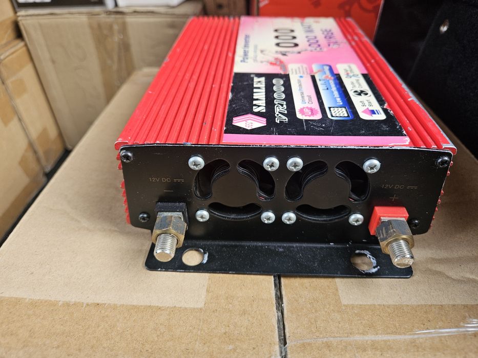 Инвертор Samlex VR1000W за автомобил, бус, кемпер