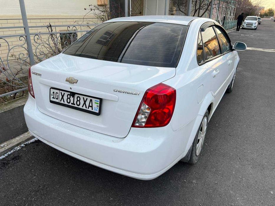 Продается Chevrolet Lacetti 1.8 2009 года  надежный спутник на дороге!