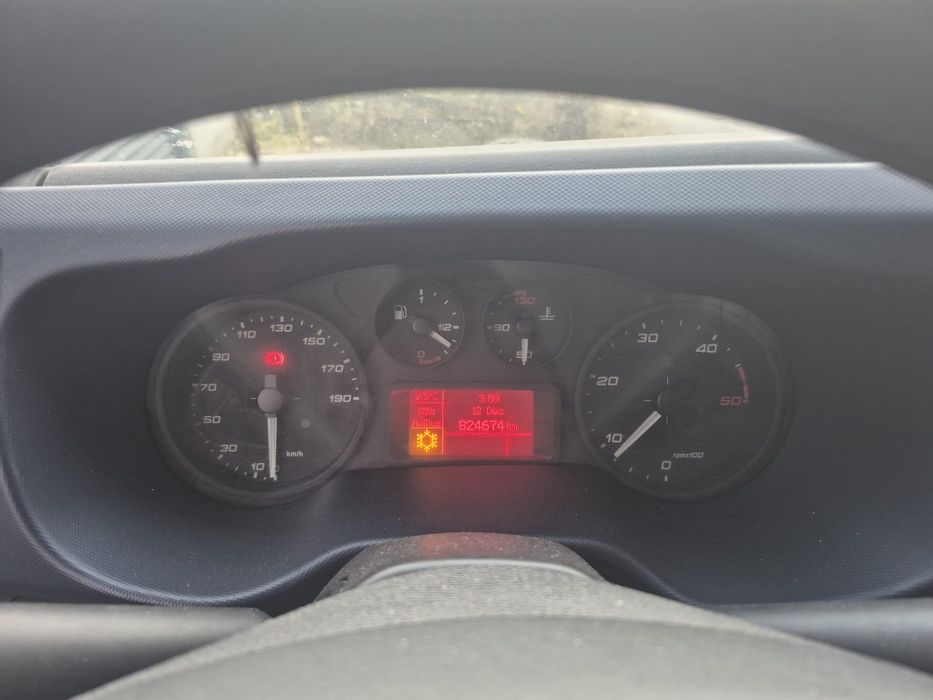 Ofer spre vanzare Iveco , BA06 cu prelata, cuseta pentru dormit