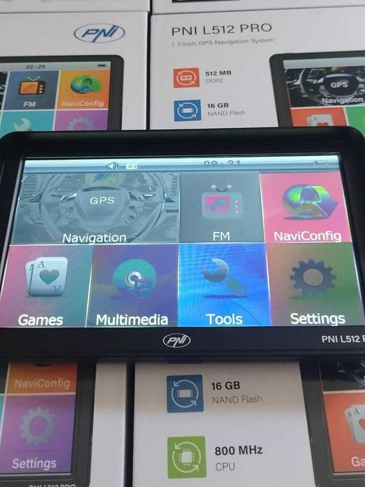 Sistem GPS PNI L512 PRO cu parasolar, 7 inch, 800 MHz, 512MB DDR, 16Gb