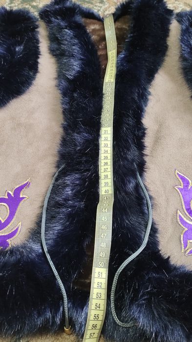 Жилетка с арнаментом