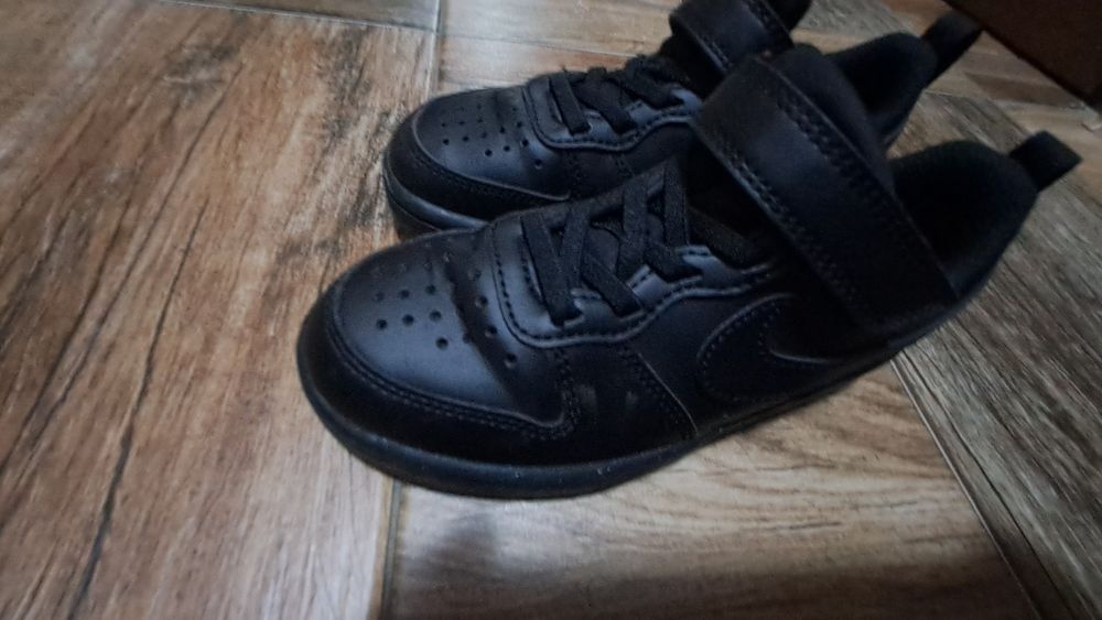 Adidasi nike 28.5