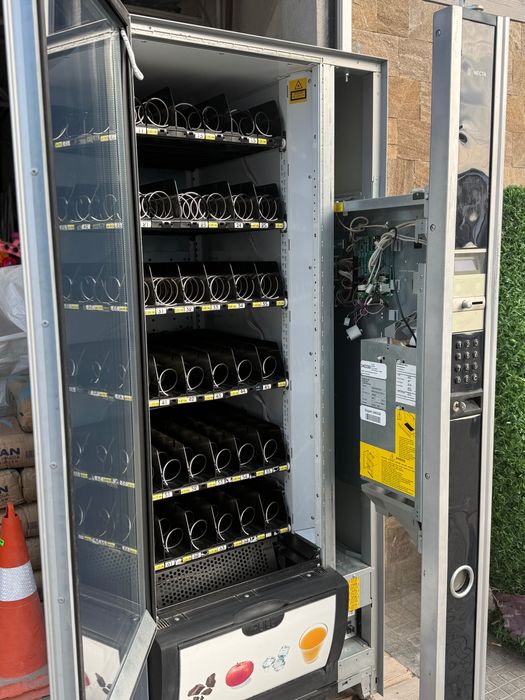 Вендинг машина/автомат Necta