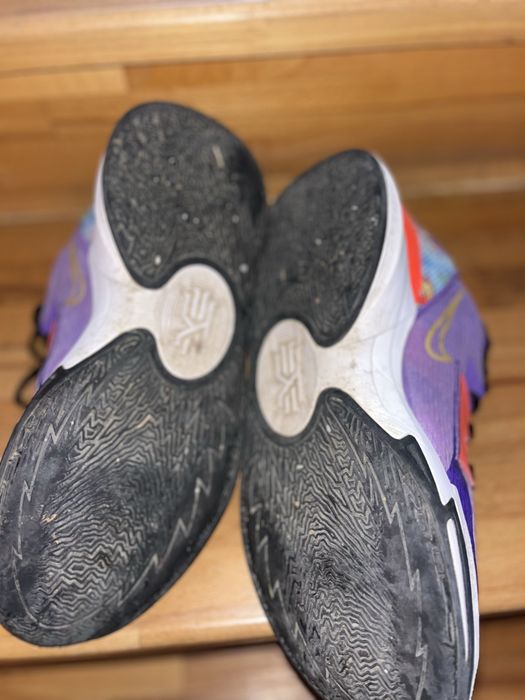 Adidasi Nike Kyrie 5