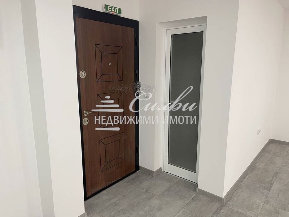 Дава се под наем Офис в Шумен, Център - 60 кв.м за 367.2 € - Снимка #3