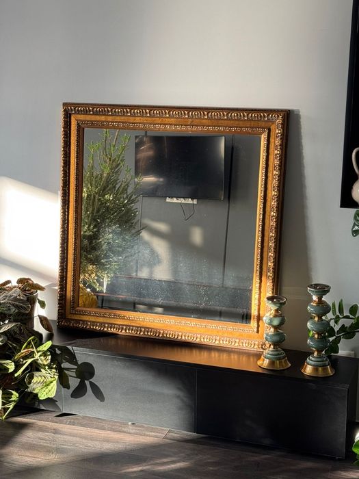 Зеркало в антикварной  раме