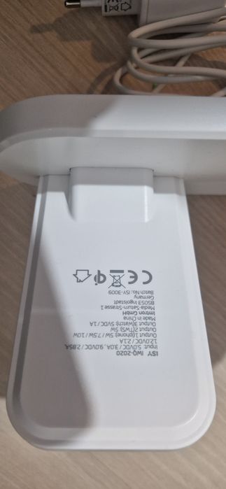 Incarcaror wirelles ISY IWQ-2020