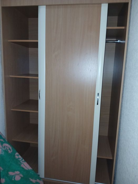 Шкаф-купе б/у в хорошем состоянии