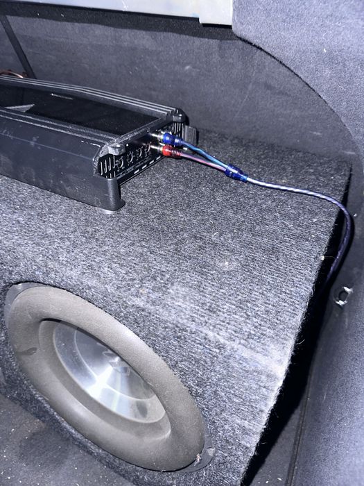 Vand subwoofer auto