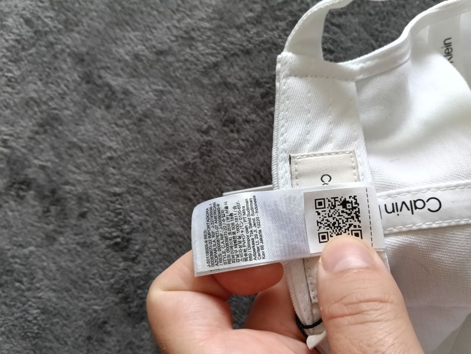 Calvin Klein Jeans seasonal printed șapcă unisex culoare alba cu logo mic mărime OS noua originala