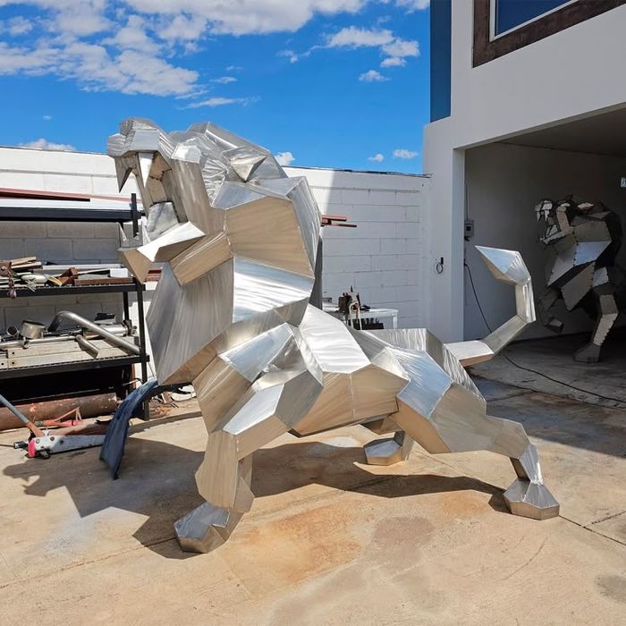 Металло скултура