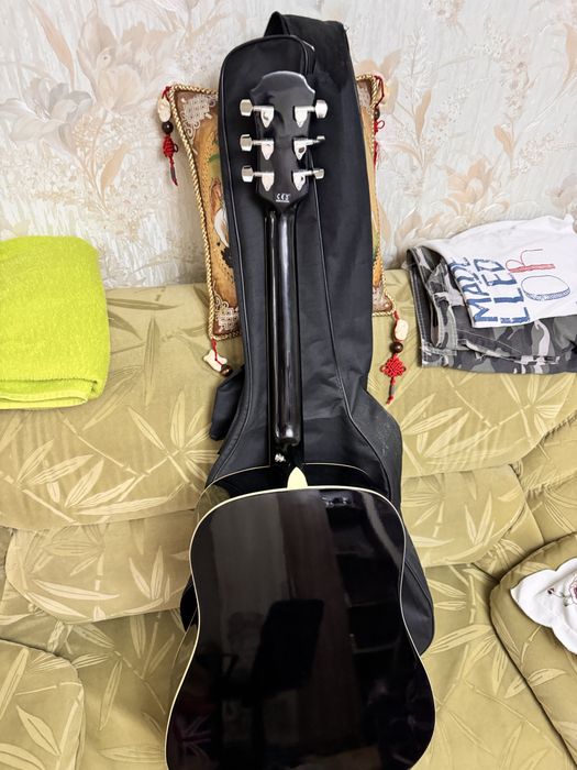 Гитара акустическая