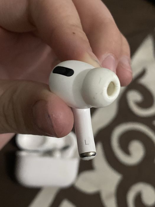 Airpods pro …………