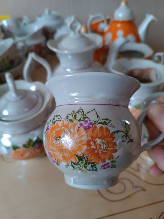 Посуда: чайные сервизы