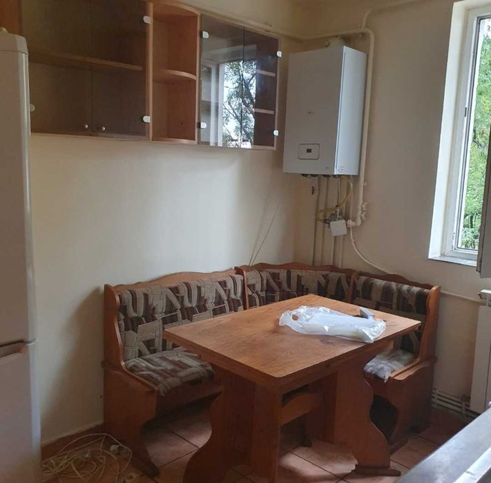 Apartament 3 camere decomandat Calea București