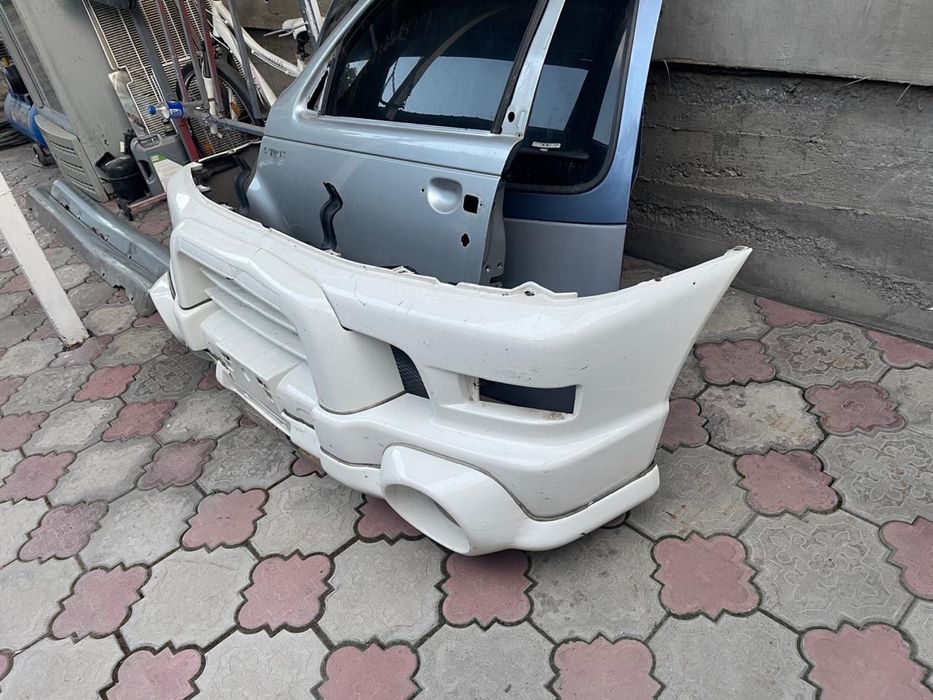 Бампер передний митусиши делика.