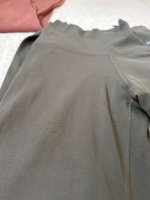 Клинове и бюстиета Nike Zenvy