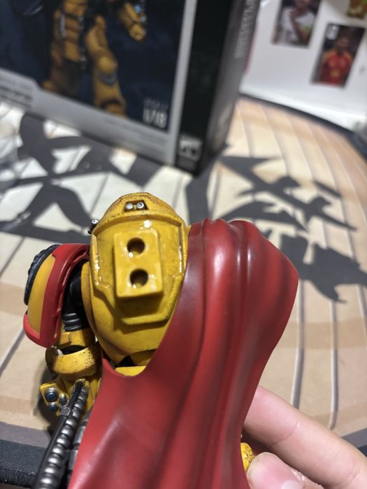 Figurina Warhammer ,,Imperial Fists Third Captain Tor Garadon"