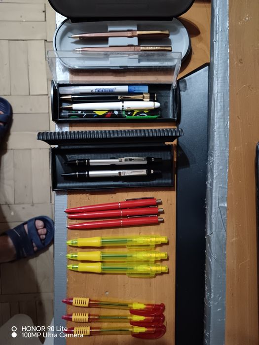 Pixuri și creion mecanic