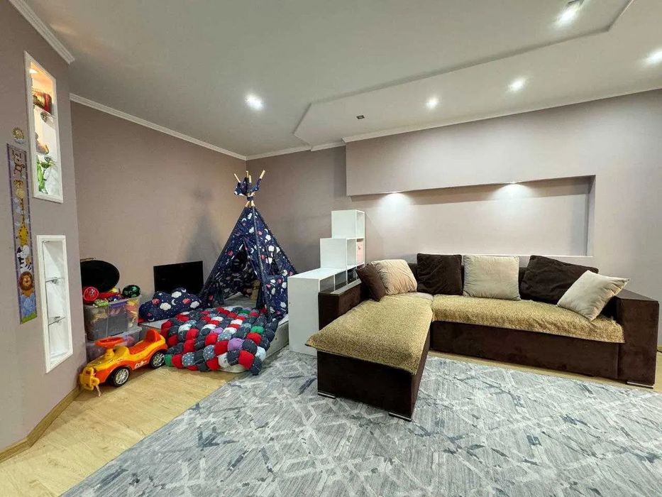 Квартира 2/4/5 Ц-1, Садык Азимова
Ориентир: Японское посольство