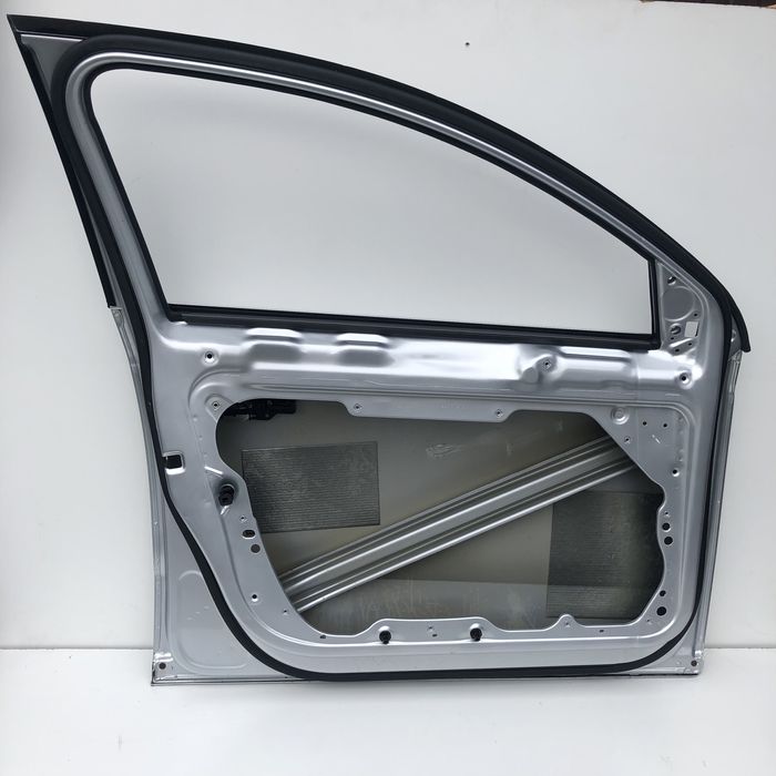 Usa st fata ve Passat B7 cod culoare LA7W 2011-2015