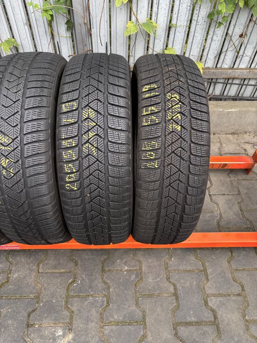 Anvelope Iarna 205/55/19 Pirelli SottoZero 3 205 55 19 R19
