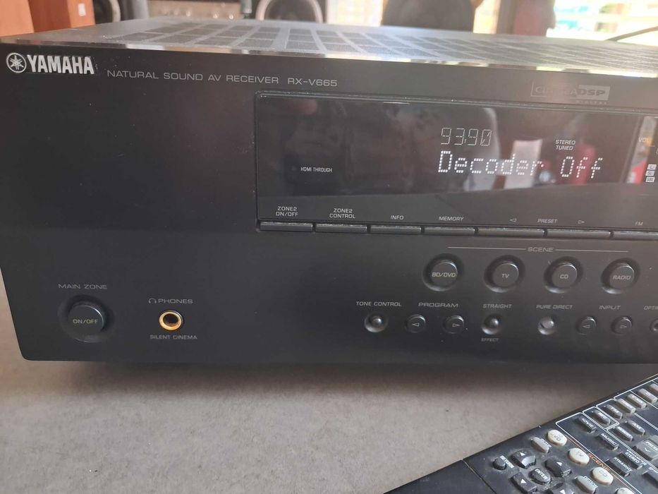 Yamaha RXV-665 receiver
