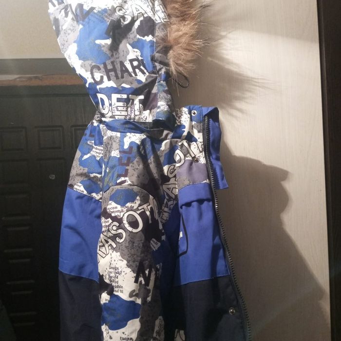 Продам детскую куртку