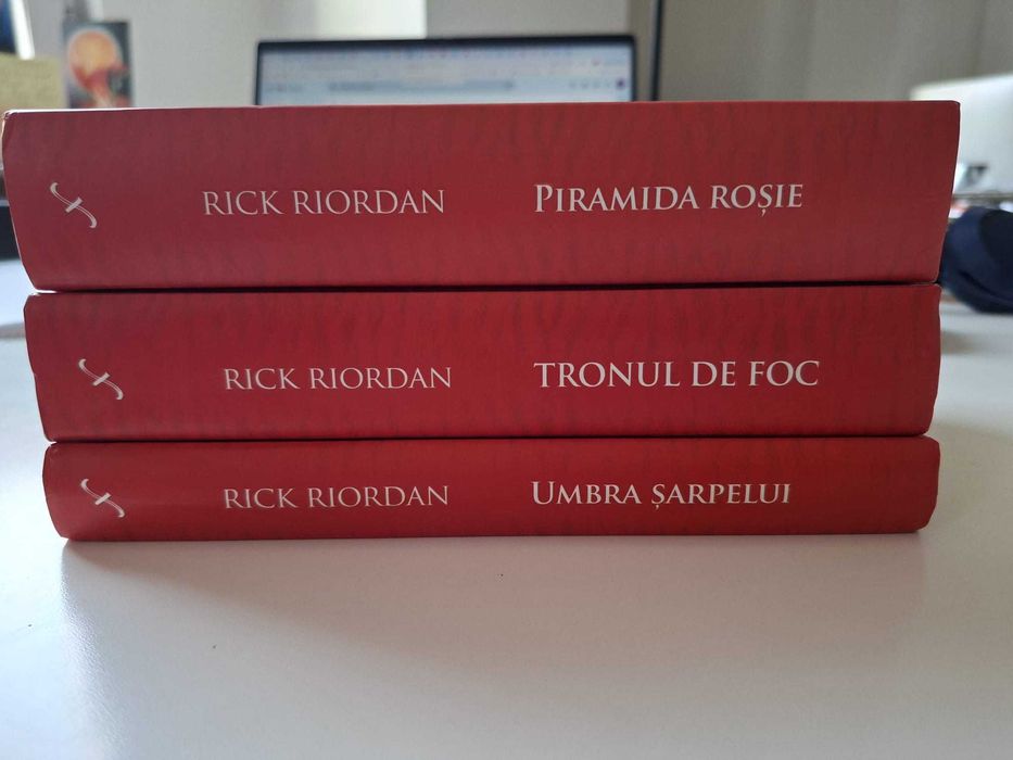 Trilogia de carti Rick Riordan "Cronicile Familiei Kane"