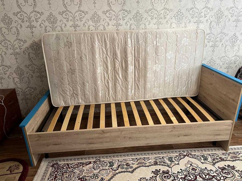 продам кровать б/у