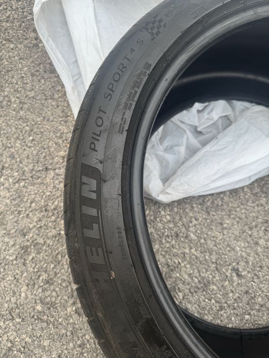 Гуми 325/35/22 285/40/22 летни