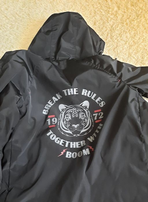 Продам  куртку  на 10-13 лет