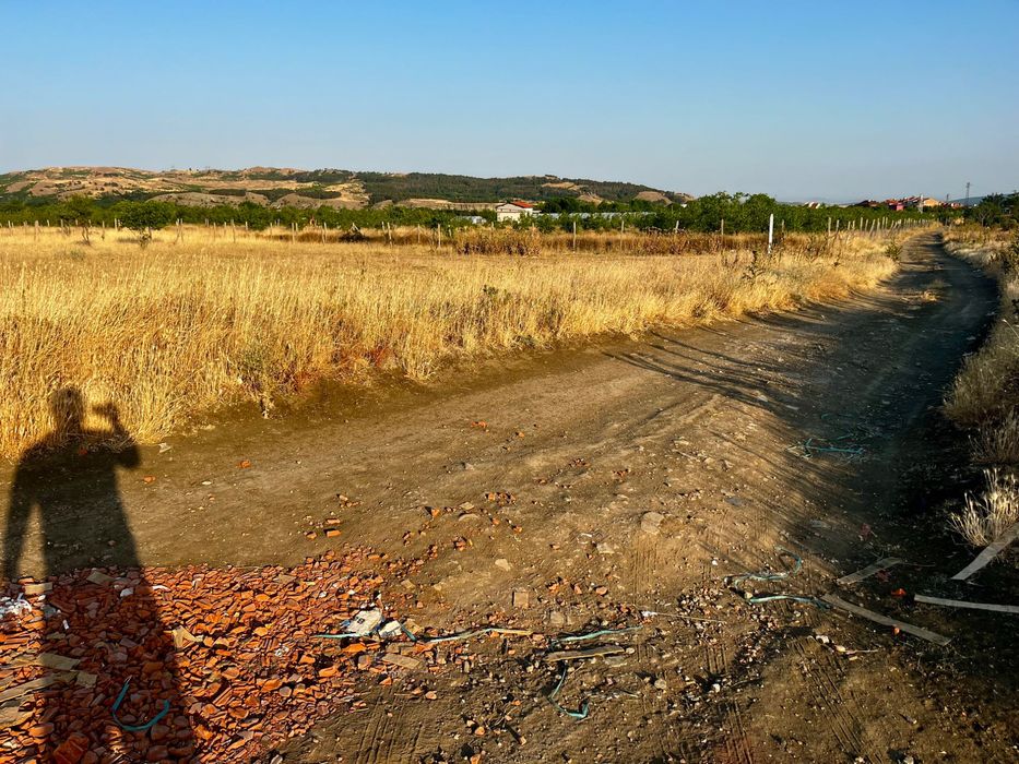 Продавам парцел 1800кв. в Айтос