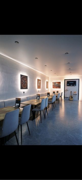 стол, стуля, диван, барный стойка, шкаф