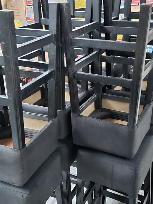 Бар стол от дърво