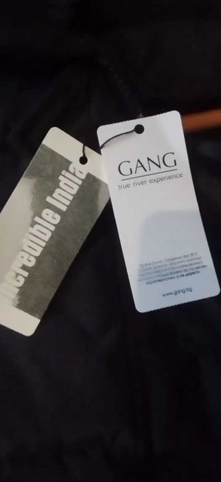 Дълго черно зимно яке