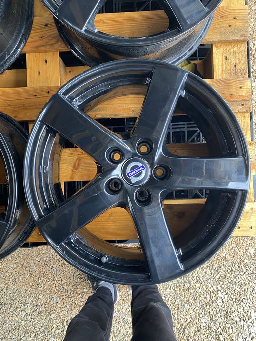 17 цола 5 х 108 мм Форд , Волво , Ford , Volvo