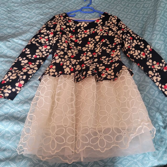 Rochițe elegante și compleuri