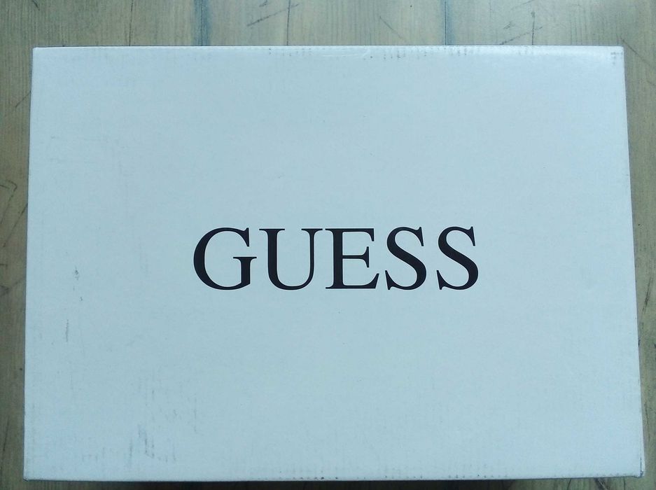 Дамски кецове Guess