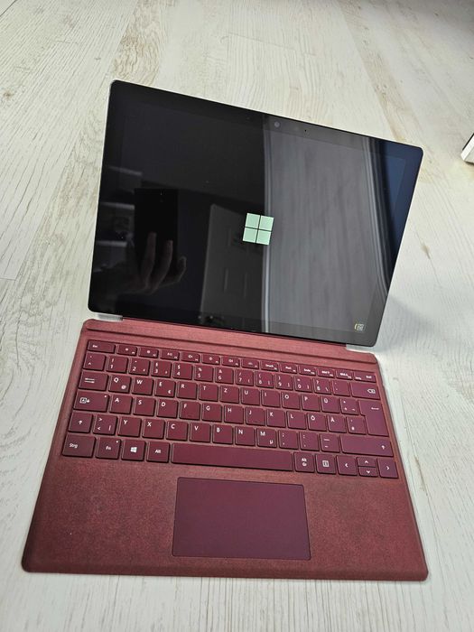 Таблет Microsoft Surface Pro 7 - със неработещо SSD