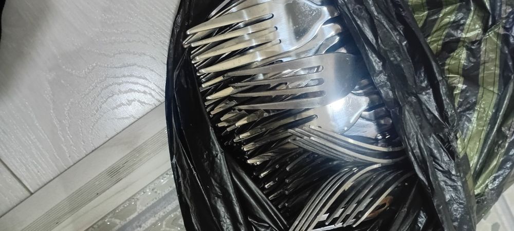 Продам  посуду кастрюли, казаны, тарелки итд итп