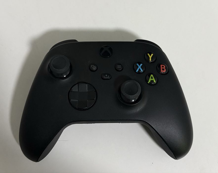 Xbox Series S 512 GB + 2 геймпада