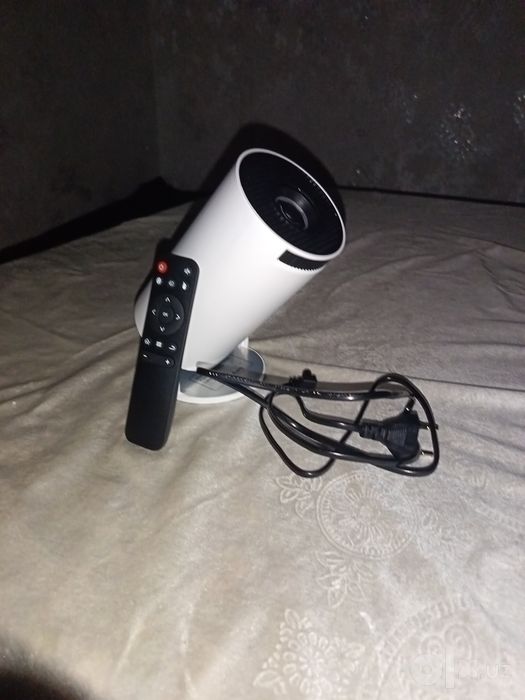 Proektor model HY5000